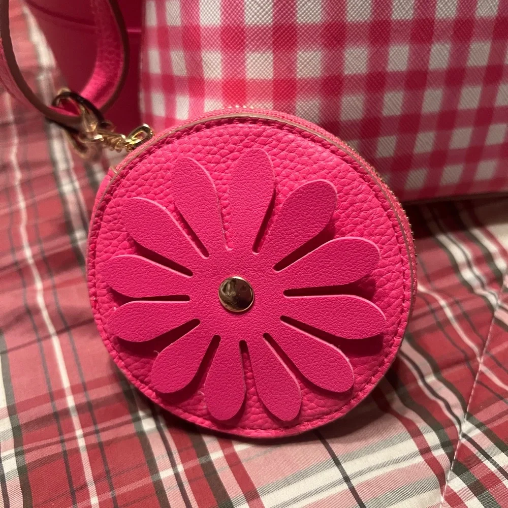 NWT-Nanette Lepore 3 Piece Set-Tote, Dome Crossbody & Coin Purse - Picture 2 of 13